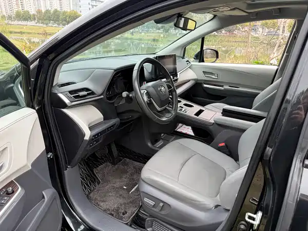 Toyota Sienna 2021