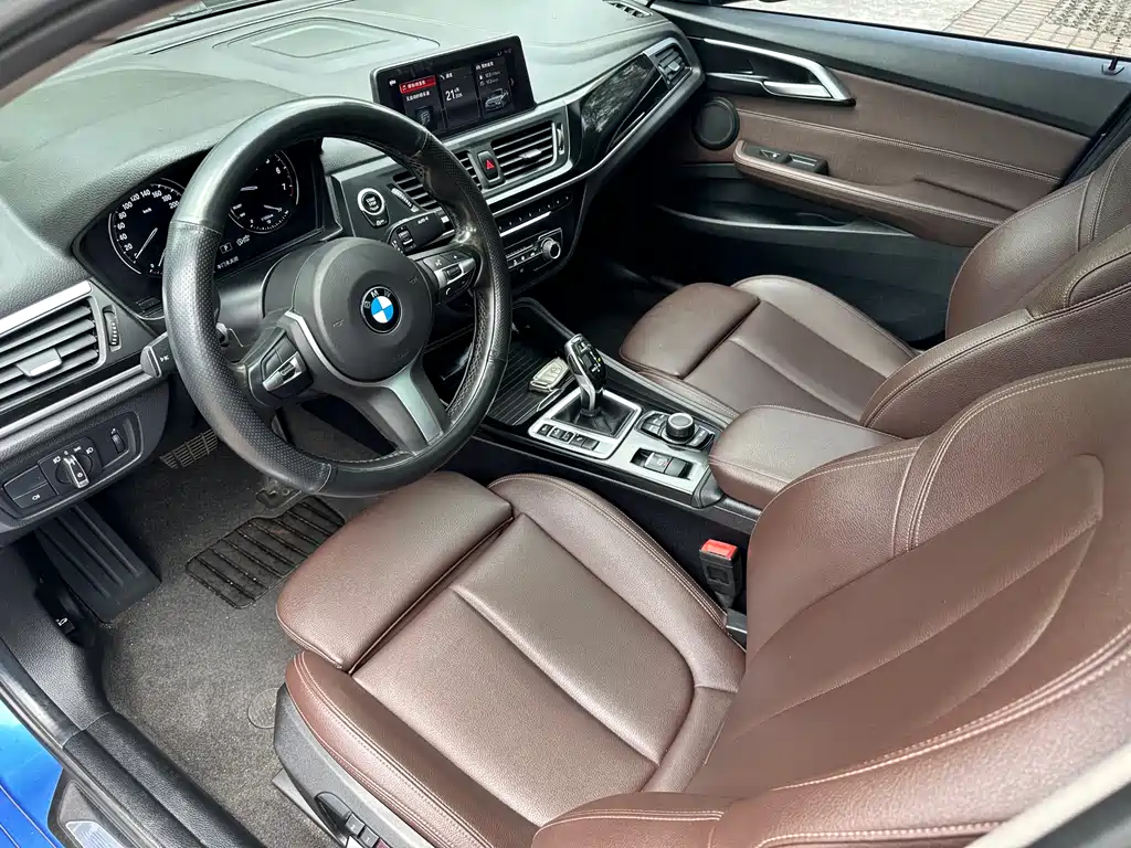BMW 1 Series 2020 — фото 23