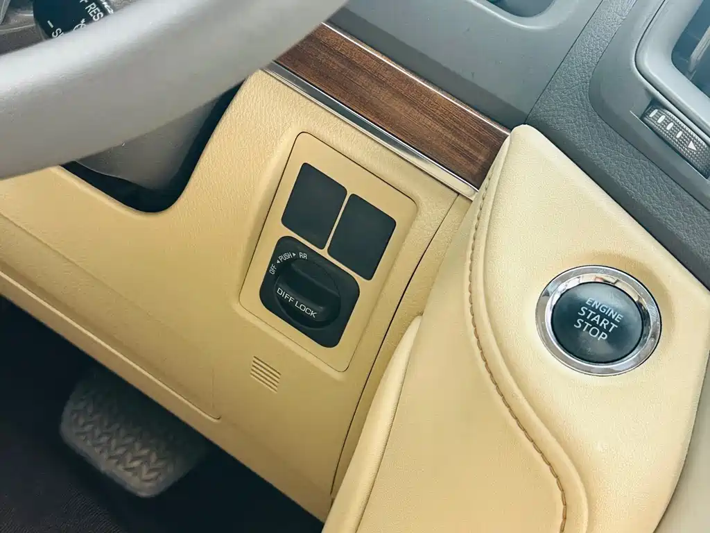 Toyota Land Cruiser 2017 — фото 21
