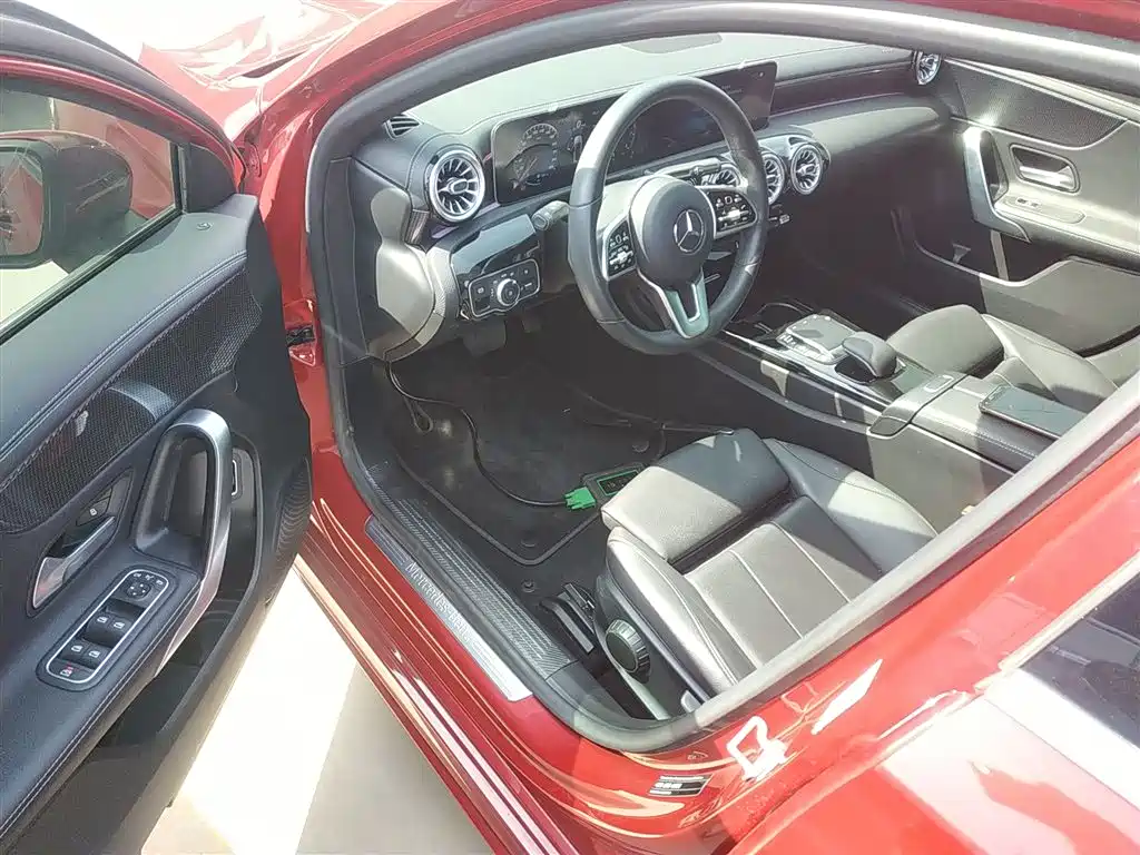 Mercedes-Benz A-Class 2020 — фото 12
