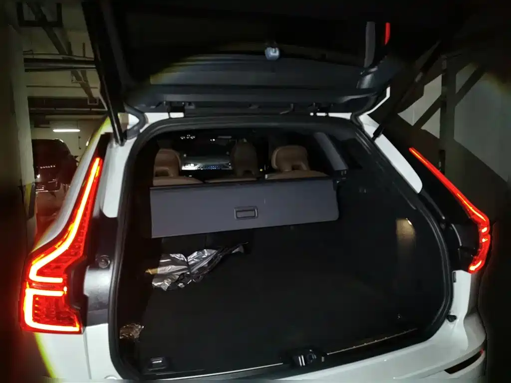 Volvo XC60 PHEV 2023 — фото 20