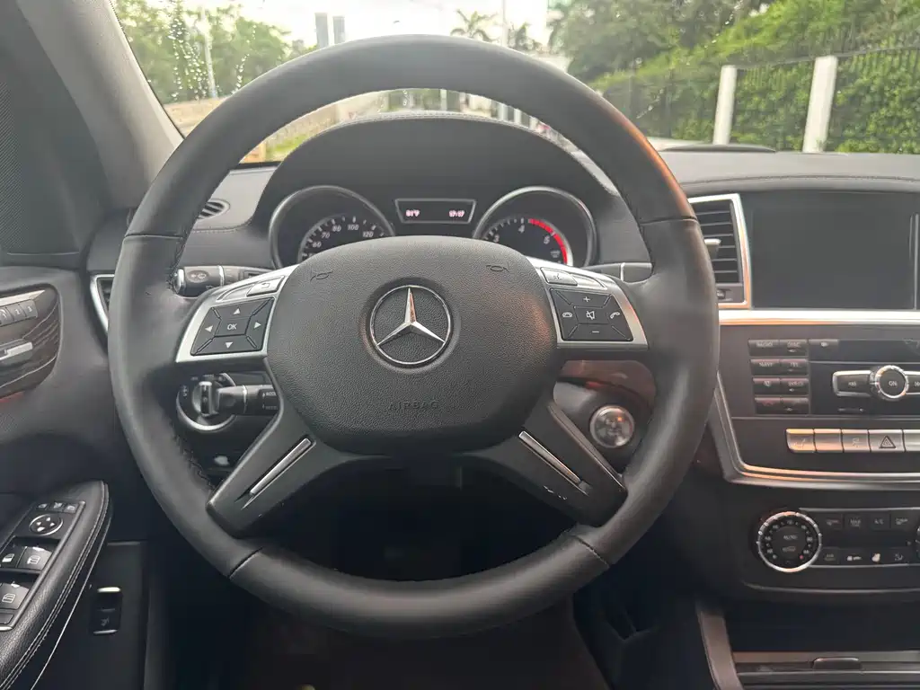 Mercedes-Benz GL-Class 2015 — фото 10