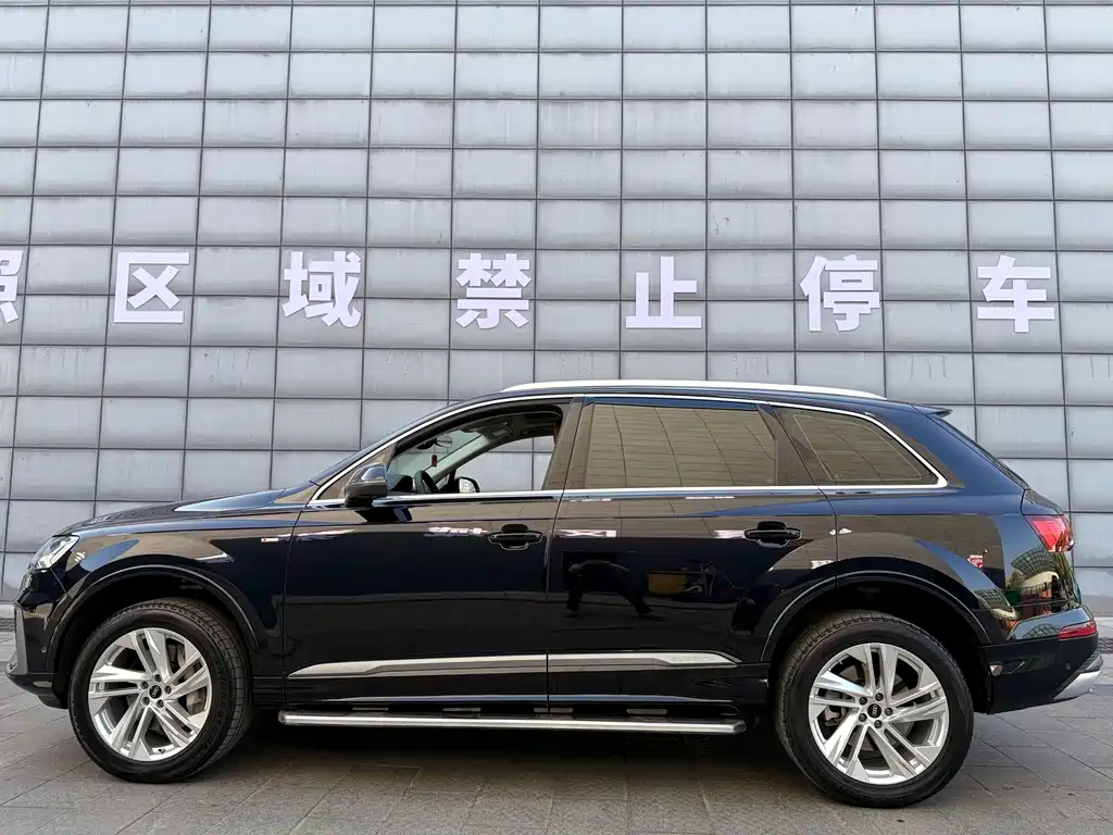 Audi Q7 2021 — фото 4