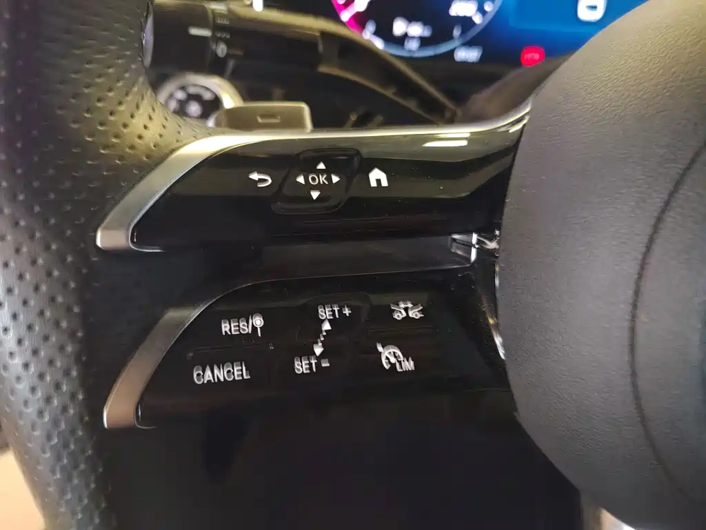 Mercedes-Benz E-Class 2023 — фото 13
