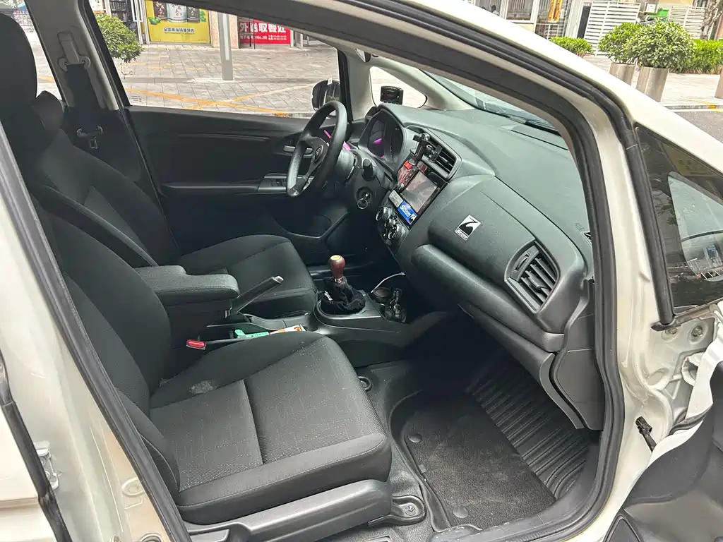 Honda Fit 2017 — фото 9