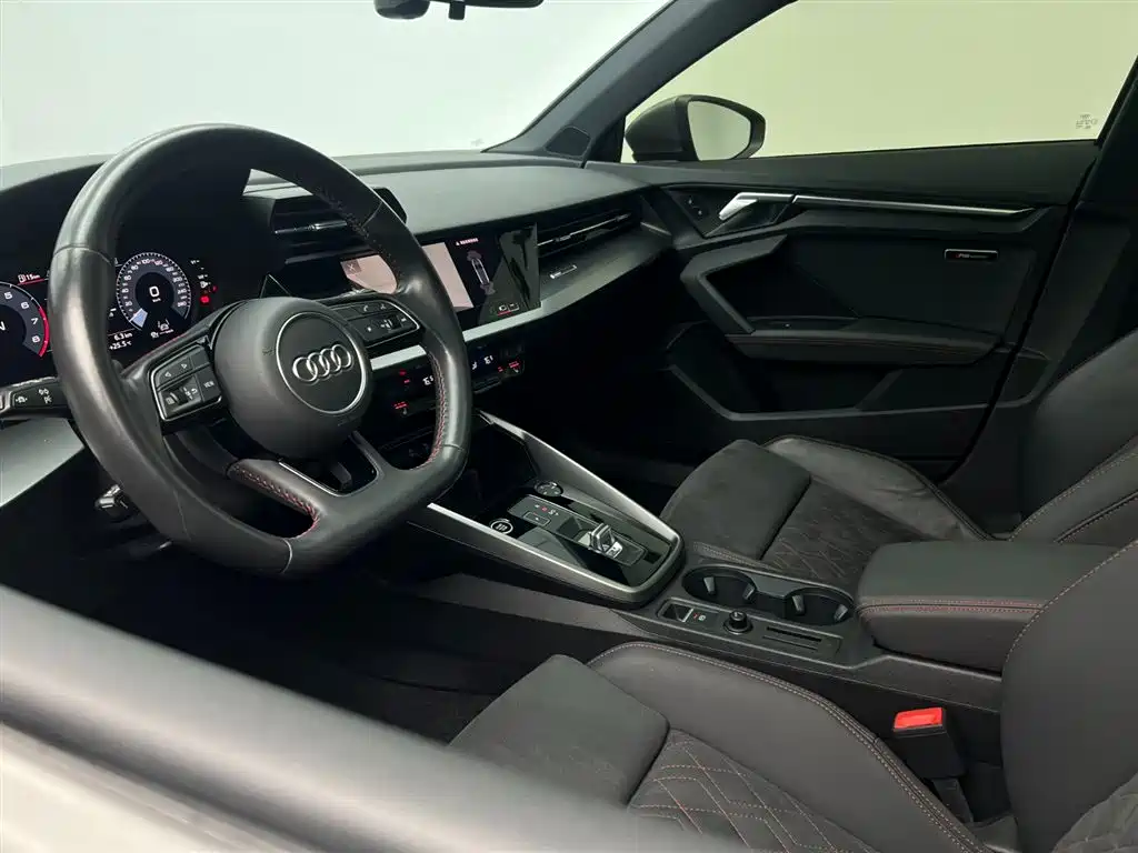 Audi A3 2022 — фото 17