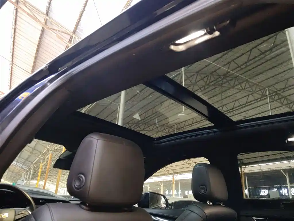 Cadillac XT5 2022 — фото 18