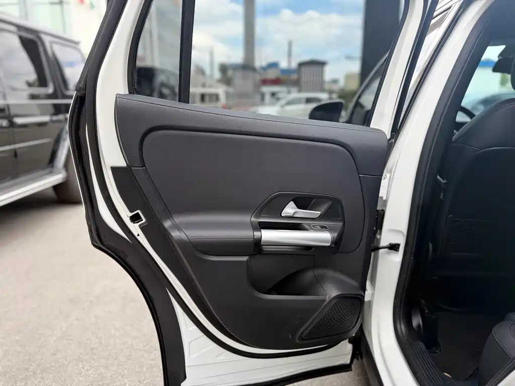 Mercedes-Benz GLA 2023 — фото 16