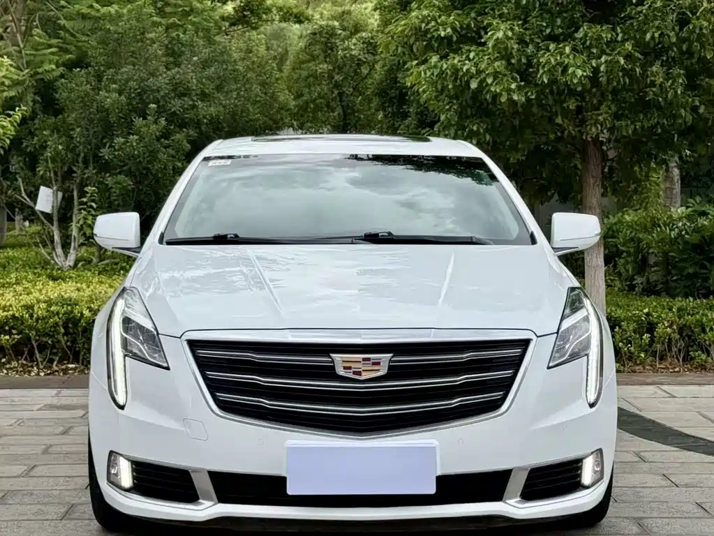 Cadillac XTS 2018 — фото 2