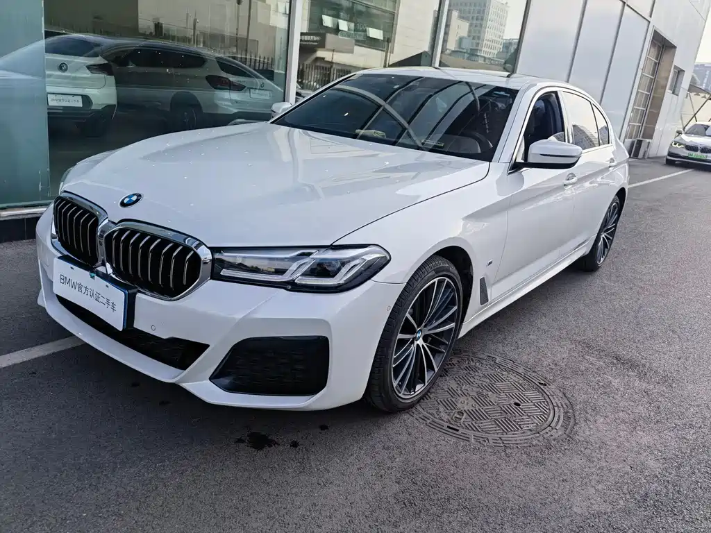 BMW 5 Series 2021 — фото 1