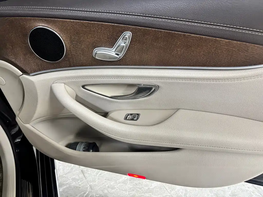 Mercedes-Benz E-Class 2019 — фото 14