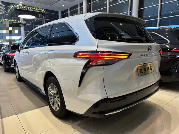 Toyota Sienna 2021
