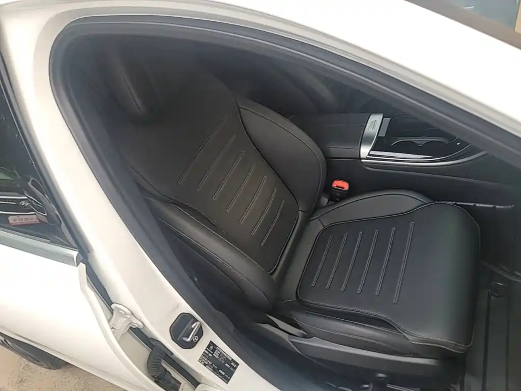 Mercedes-Benz C-Class 2023 — фото 25