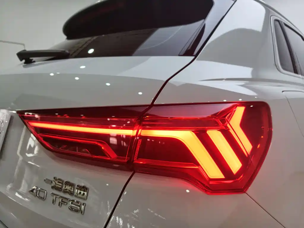 Audi Q3 2024 — фото 15