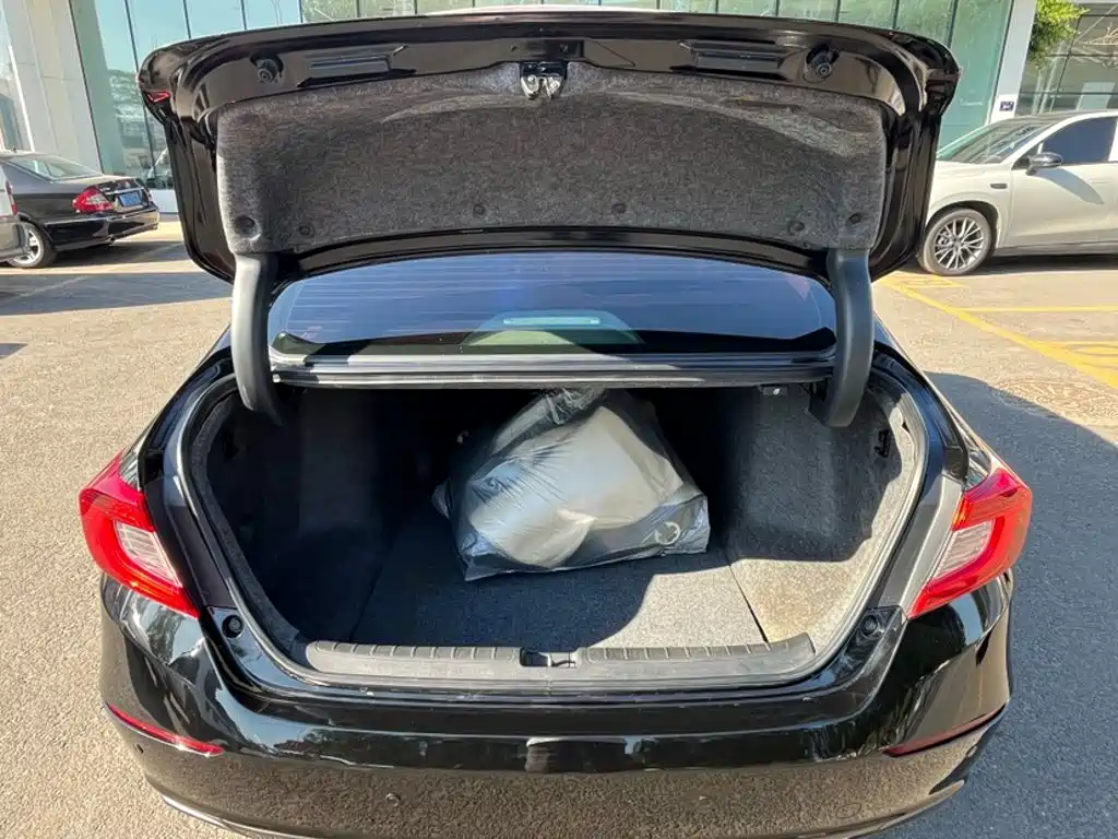Honda Accord 2019 — фото 19