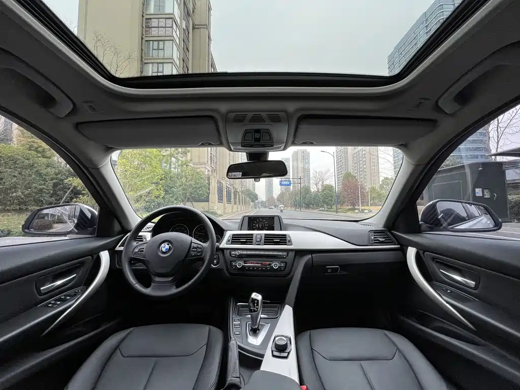 BMW 3 Series 2015 — фото 16