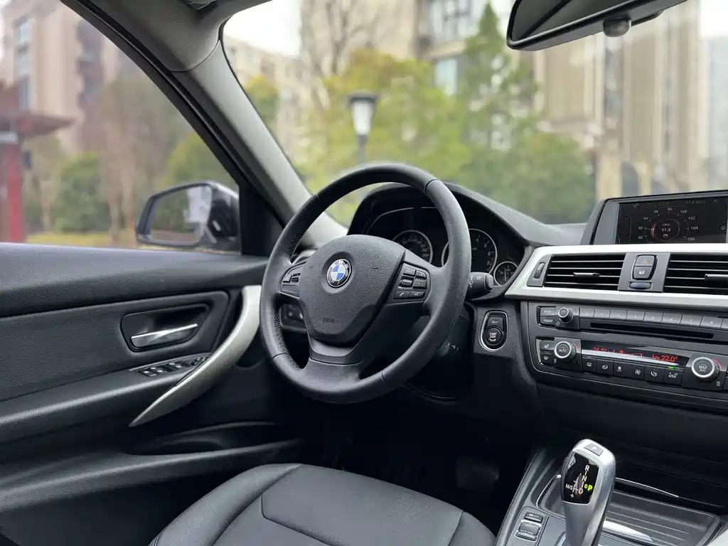BMW 3 Series 2015 — фото 13