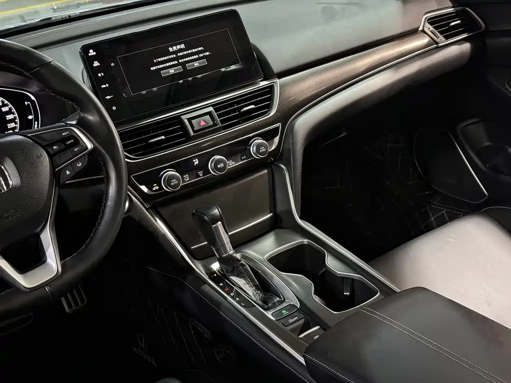 Honda Accord 2023 — фото 16
