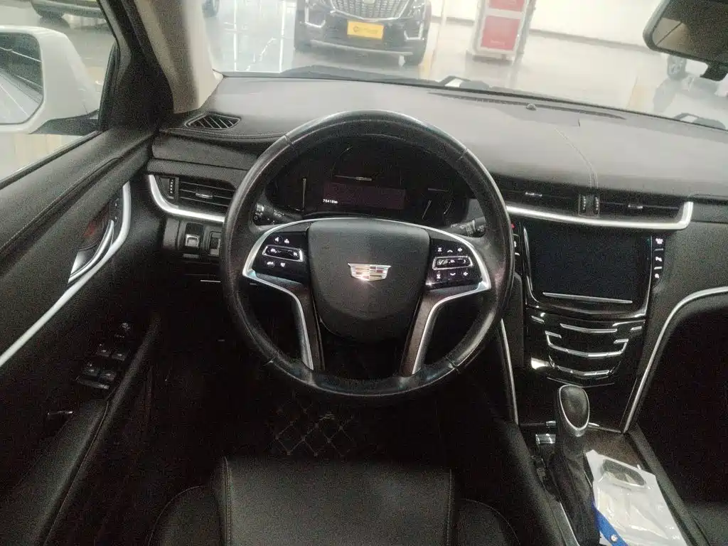 Cadillac XTS 2019 — фото 11