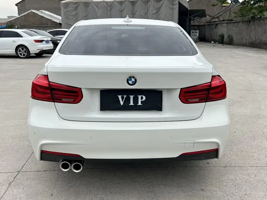 BMW 3 Series 2018 — фото 13
