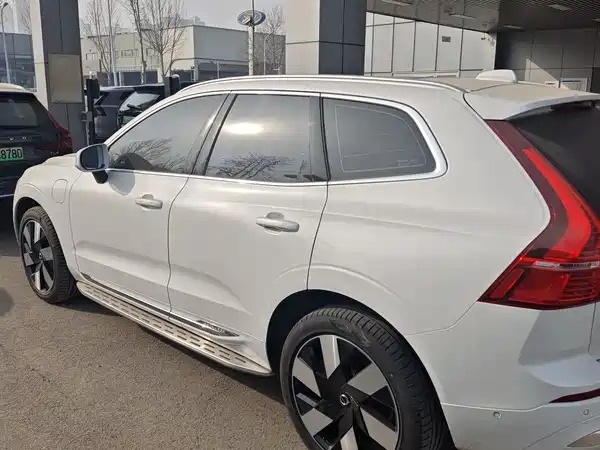 Volvo XC60 Plug-In Hybrid 2024