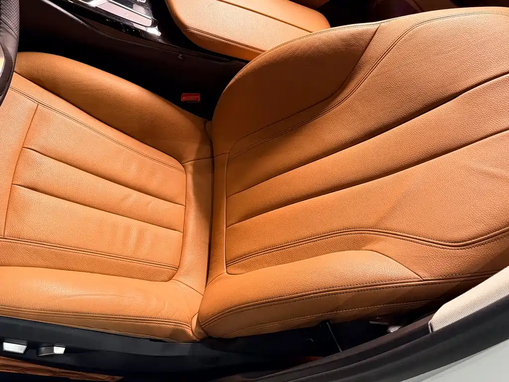 BMW 5 Series 2018 — фото 13
