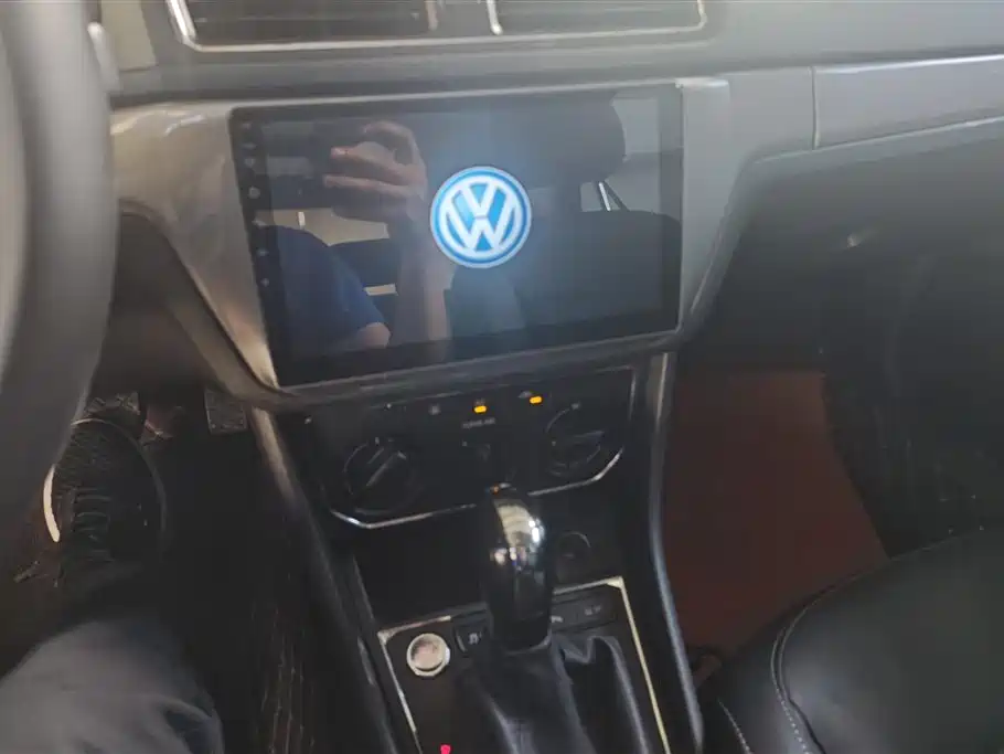 Volkswagen Lavida 2017 — фото 13