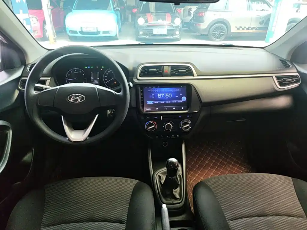 Hyundai Accent 2019 — фото 10