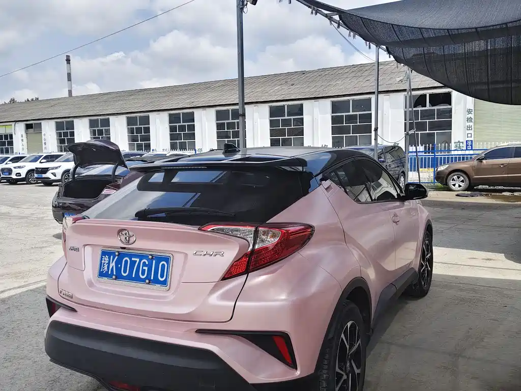 Toyota C-HR 2019 — фото 6