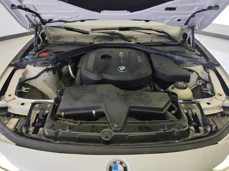 BMW 3 Series 2017 — фото 10