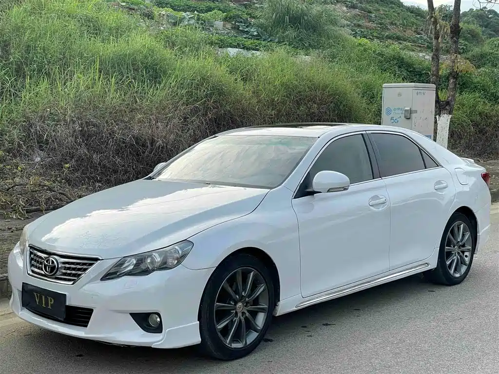 Toyota Reiz 2013