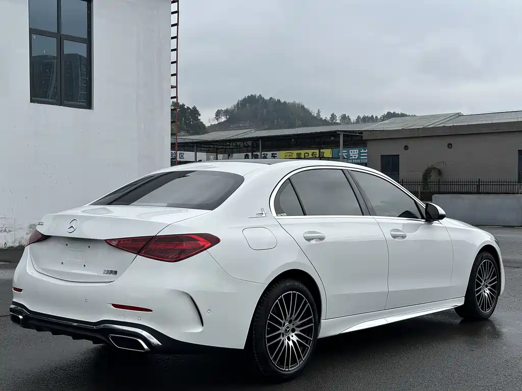 Mercedes-Benz C-Class 2024 — фото 11