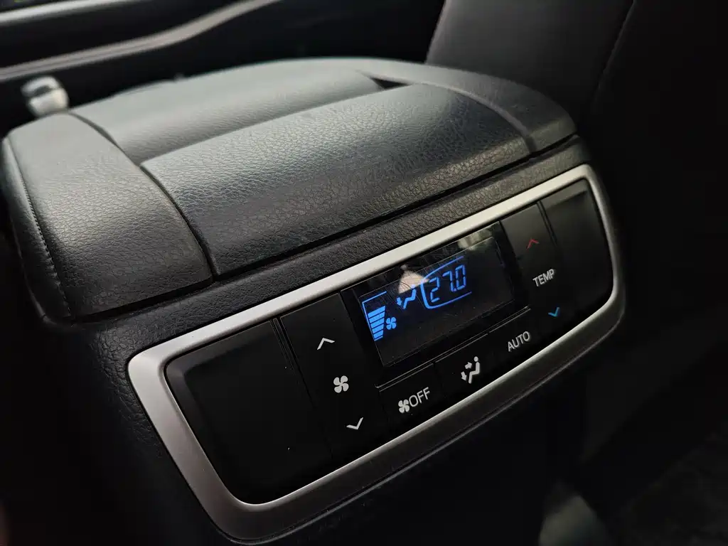 Toyota Highlander 2017 — фото 12