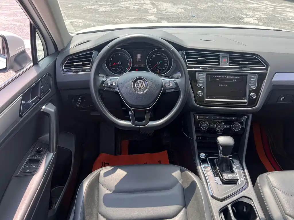 Volkswagen Tiguan L 2018 — фото 11