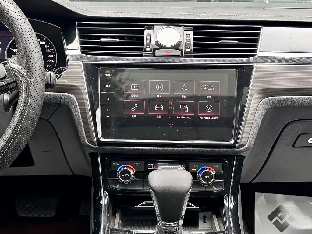 Volkswagen Phideon 2019 — фото 19