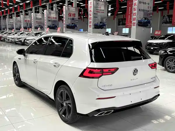 Volkswagen Golf 2021