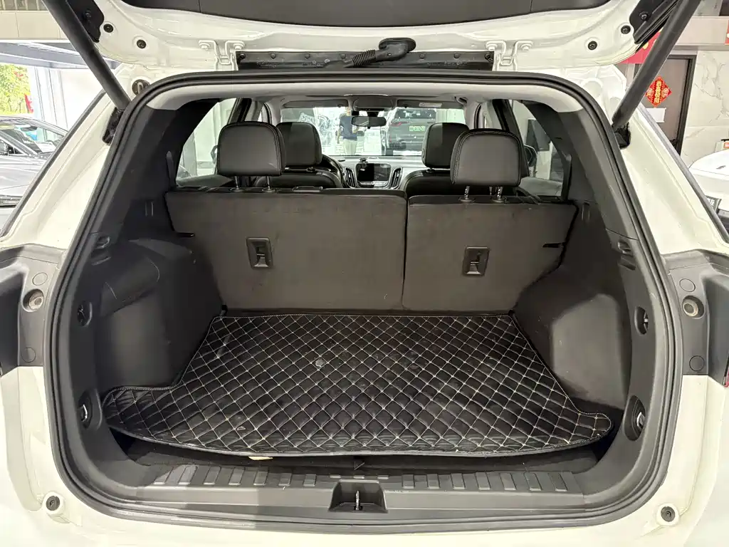 Chevrolet Equinox 2022 — фото 18