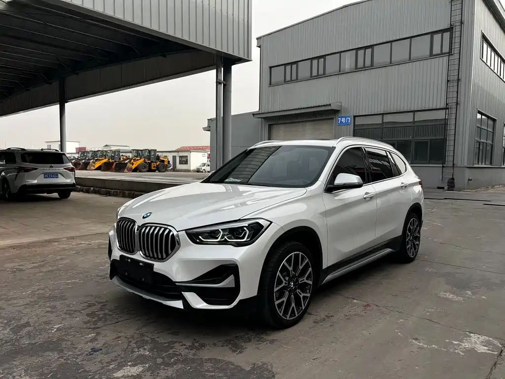 BMW X1 2023 — фото 1