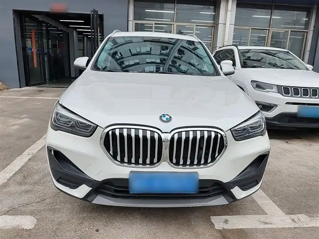 BMW X1 2022 — фото 3