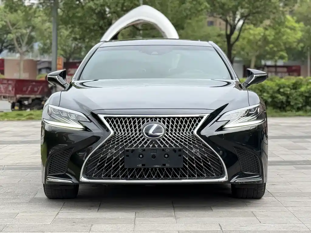 Lexus LS 2020 — фото 2