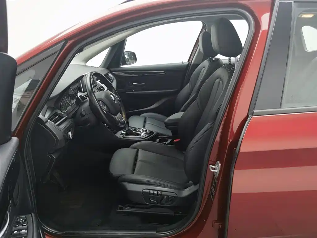 BMW 2 Series Active Tourer 2016 — фото 10