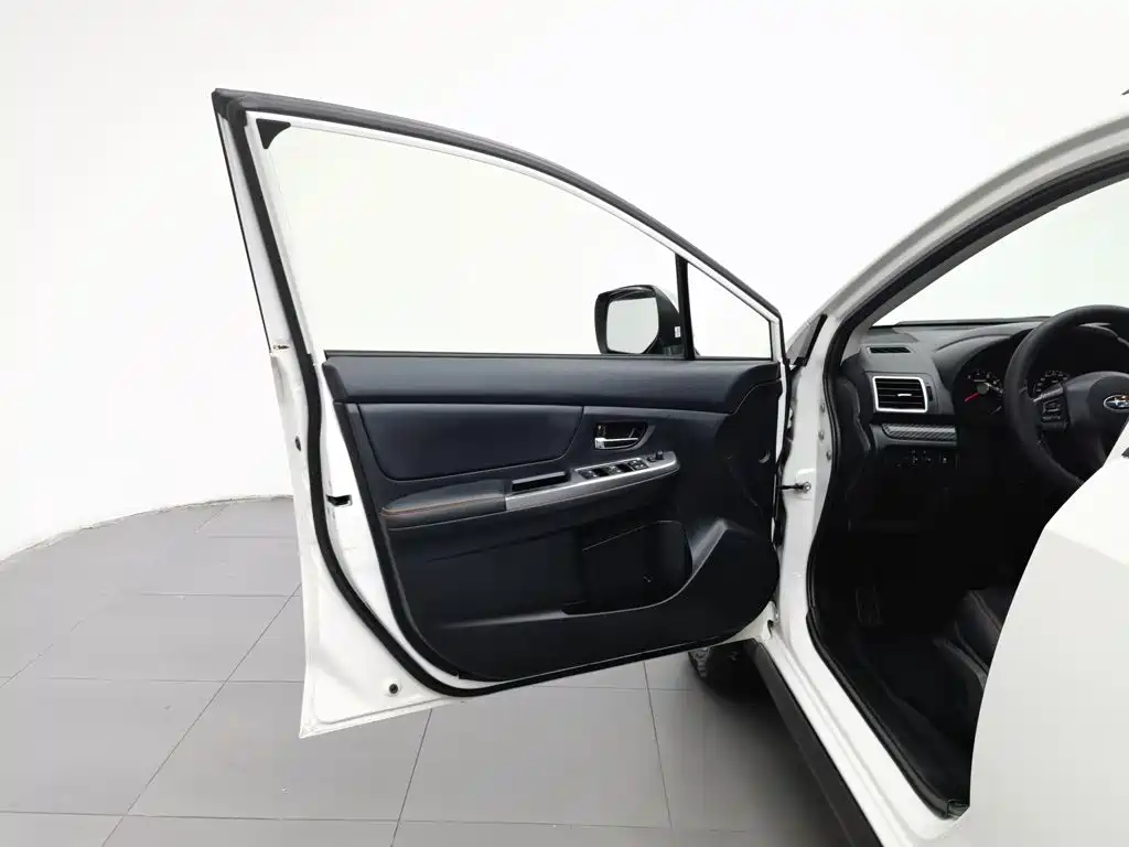 Subaru XV 2016 — фото 8