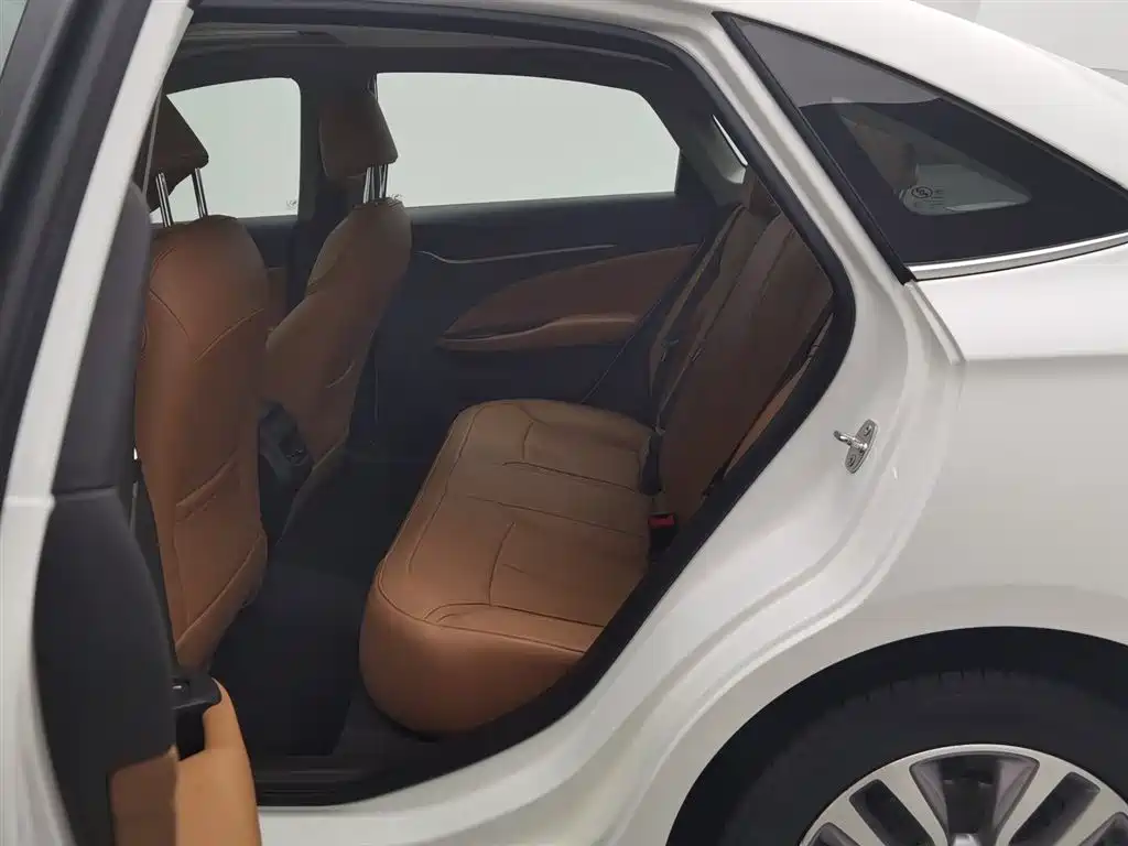 Buick Excelle 2018 — фото 15