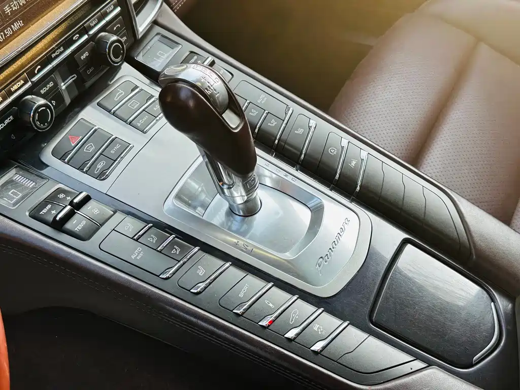 Porsche Panamera 2015 — фото 12