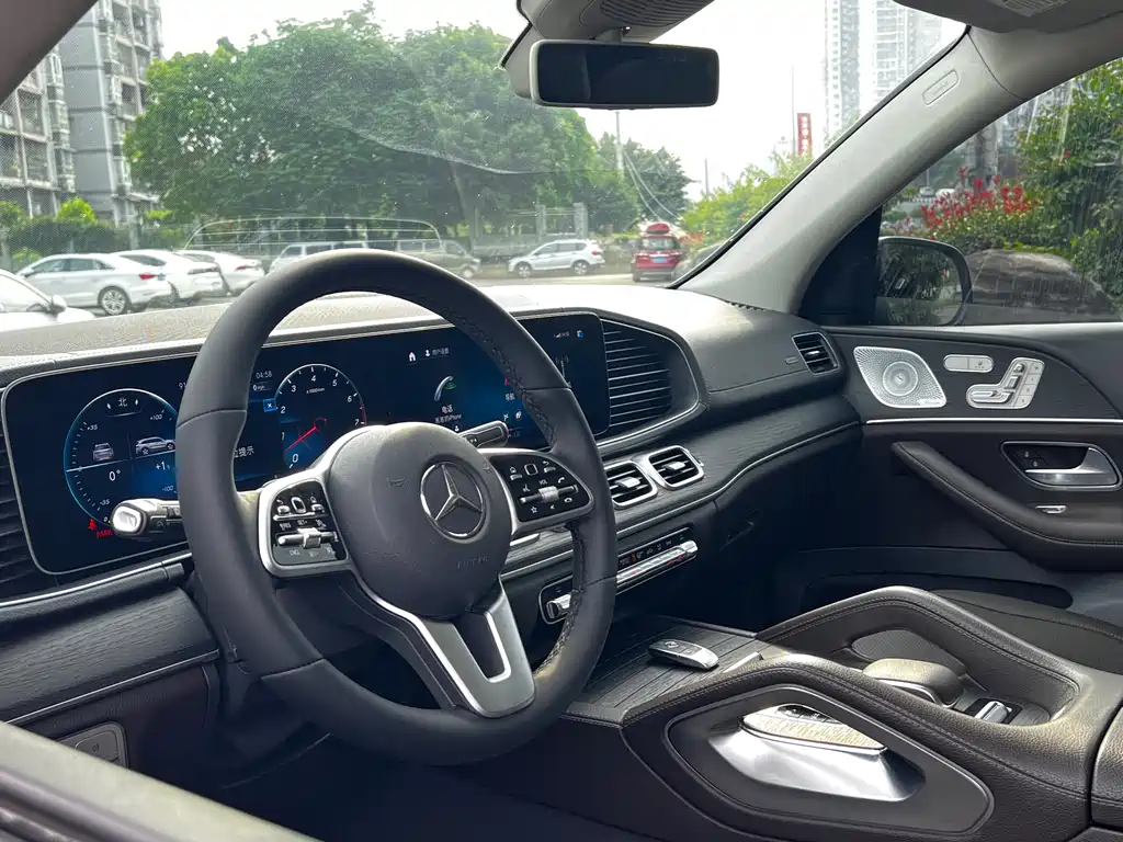 Mercedes-Benz CLS 2020 — фото 16