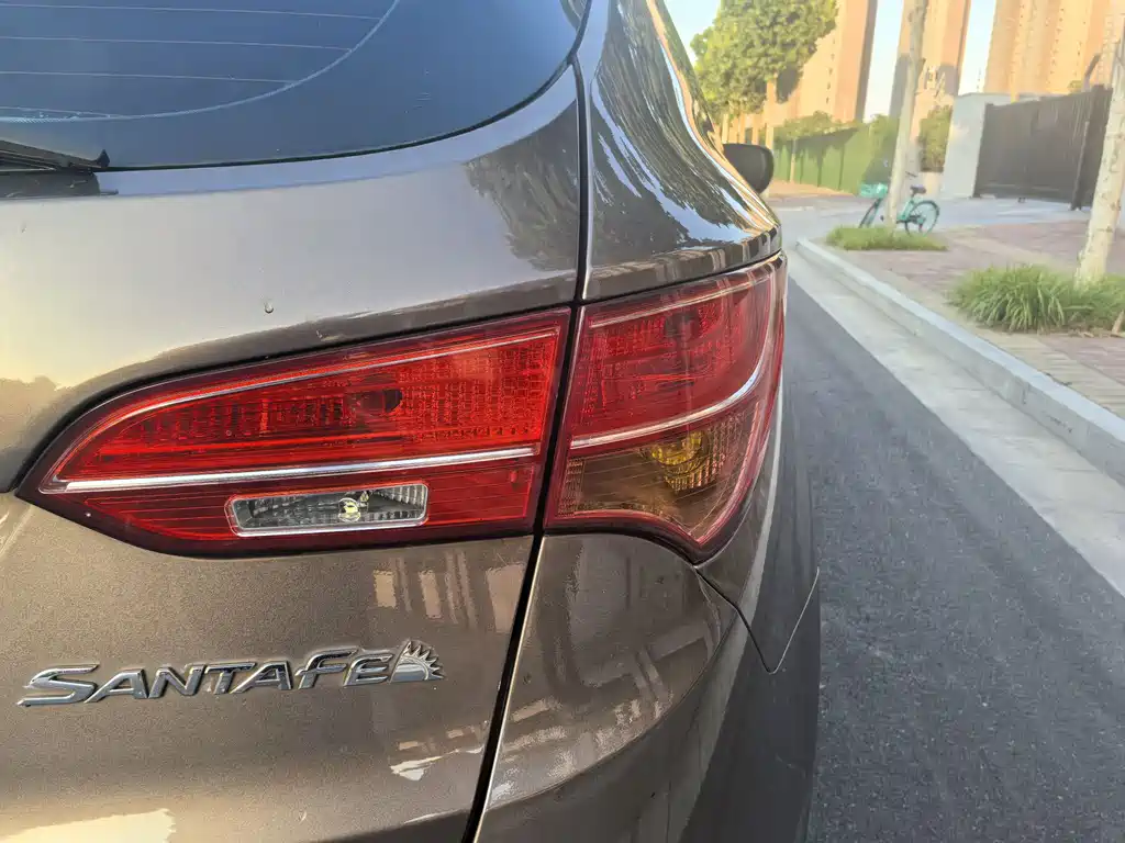 Hyundai Santa Fe 2015 — фото 16