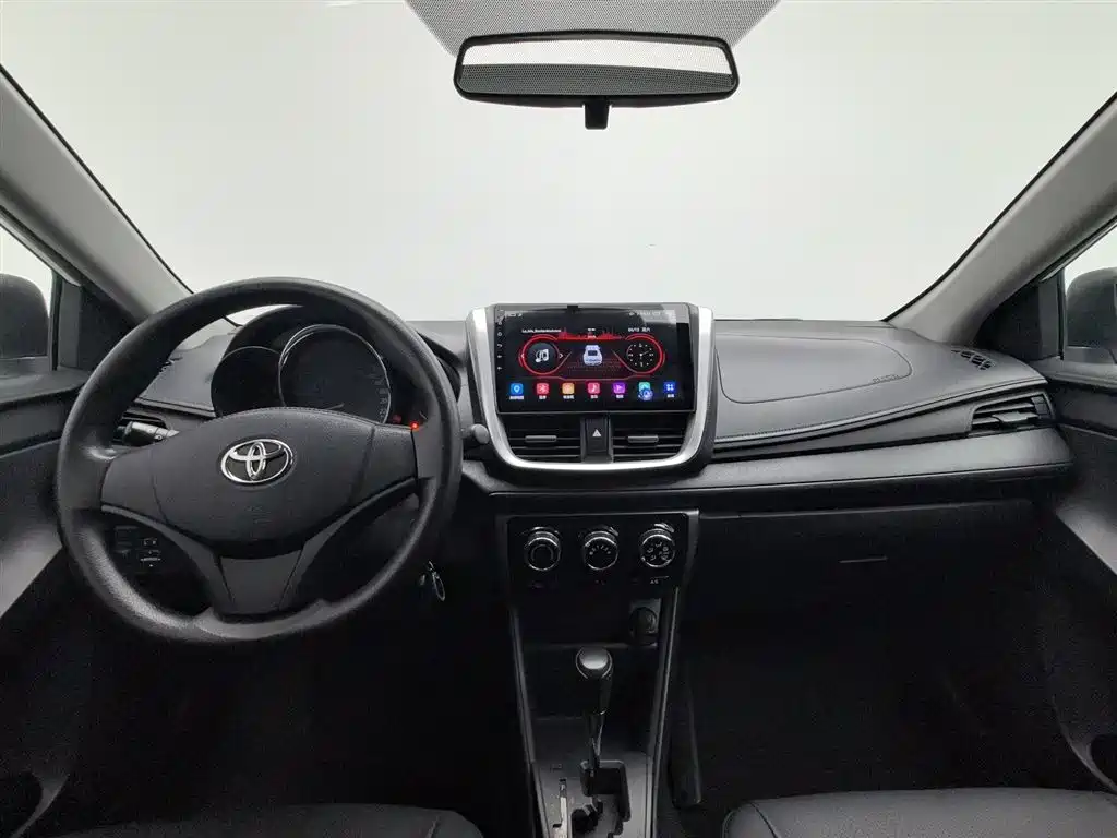 Toyota Yaris L 2018 — фото 5