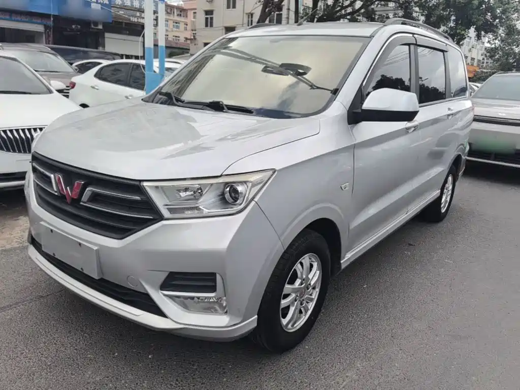 Wuling Hongguang 2019 — фото 2
