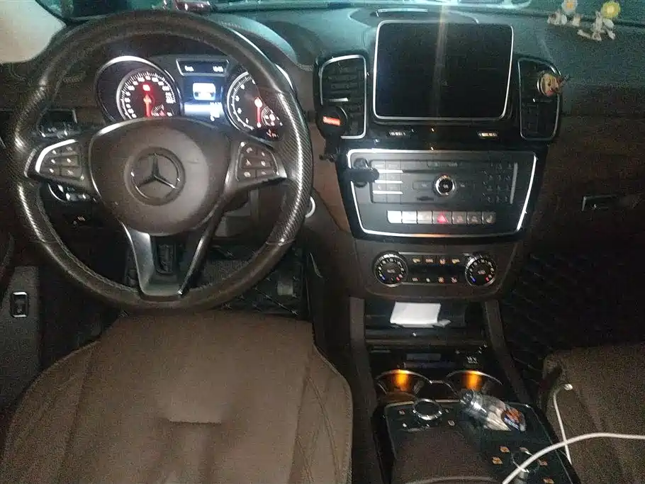 Mercedes-Benz GLE 2018 — фото 16