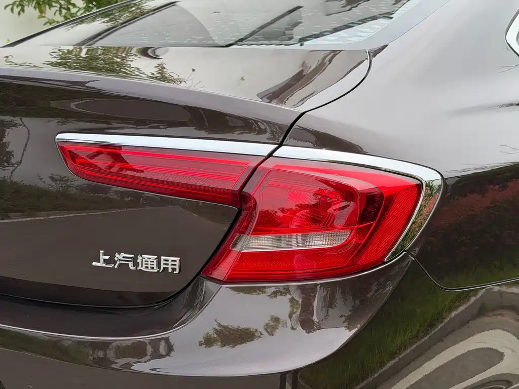 Buick LaCrosse 2017 — фото 22